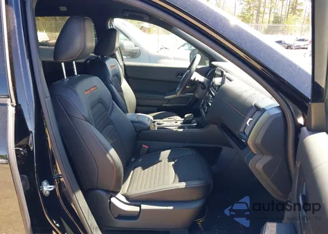 2024 Nissan Pathfinder Rock Creek 4Wd z USA, uszkodzony, nr VIN 5N1DR3BD6RC306832